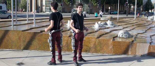 Lego_Hip-Knee_Exoskeleton_Feature Lego Powered Hip-Knee Exoskeleton by Borislav (Bobby) Marinov, by Tri Dao, July 2015, San Jose, CA